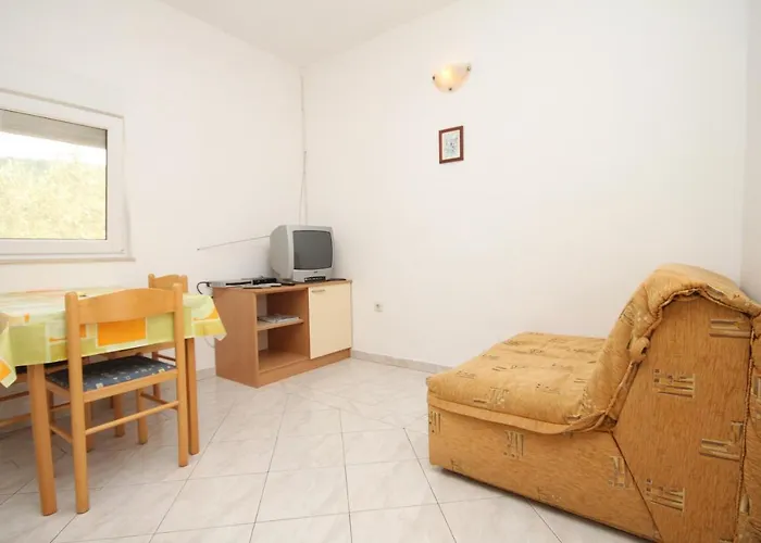 8123a Apartman Božava