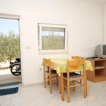 Apartment 8123a *